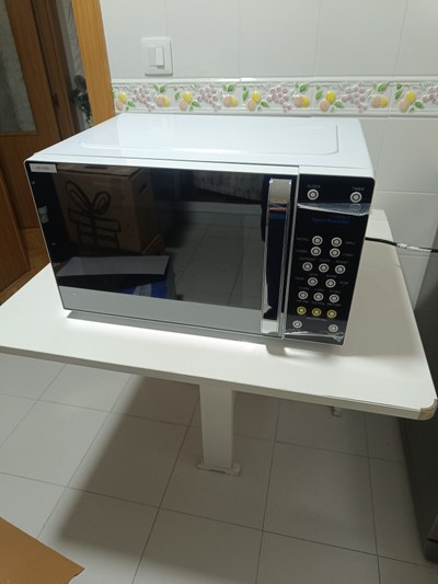 Imagen de horno microondas cobol csc42999.